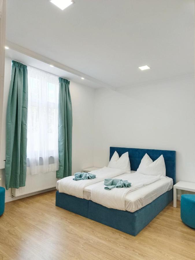 Ruyi Holiday Sopron Eksteriør billede
