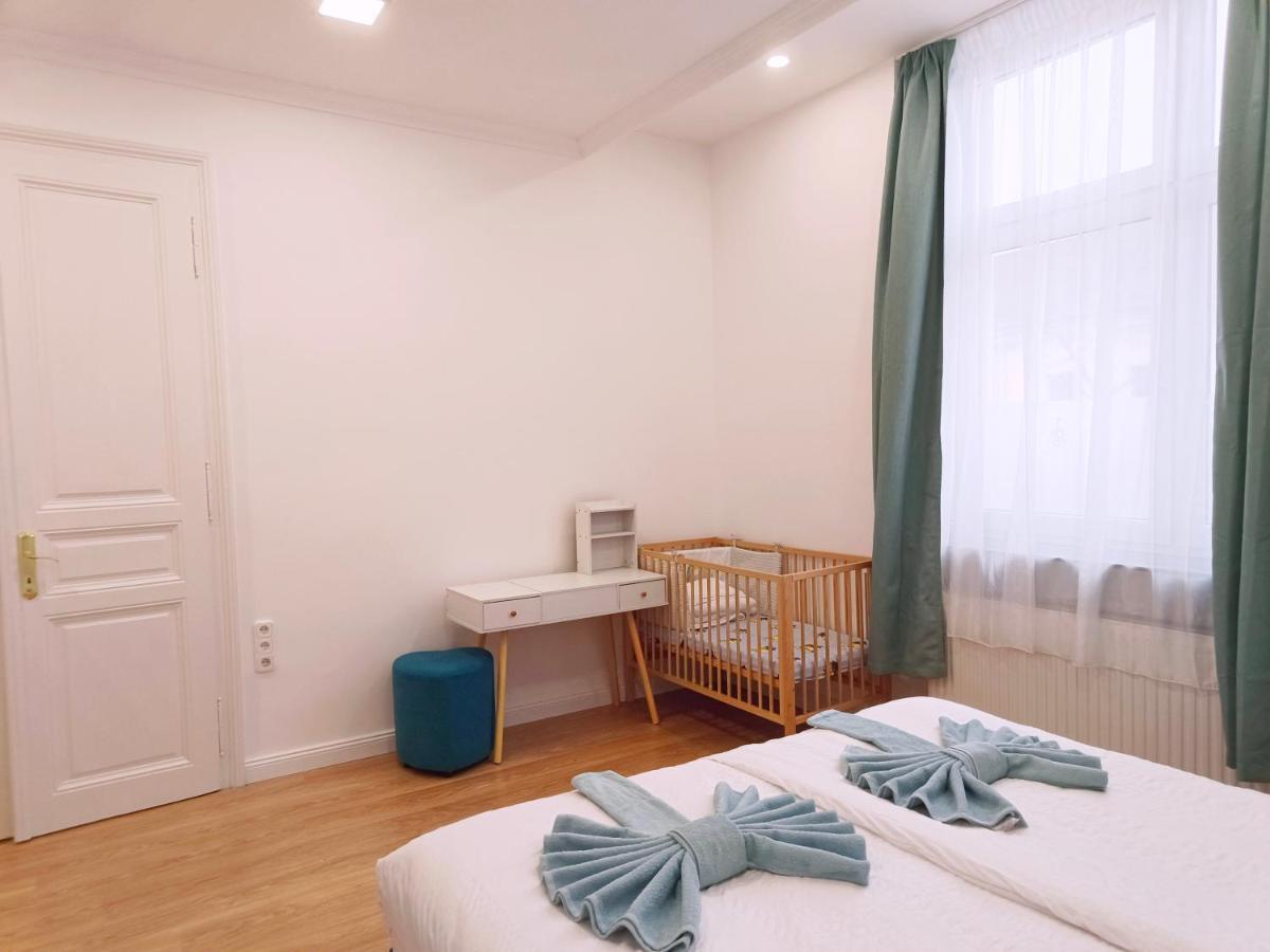 Ruyi Holiday Sopron Eksteriør billede
